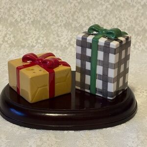 Hallmark Wrapped Presents Salt & Pepper Shakers